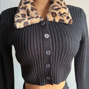 SHEIN Black Ribbed Button Down Crop Top/Sweater with Leopard Collar